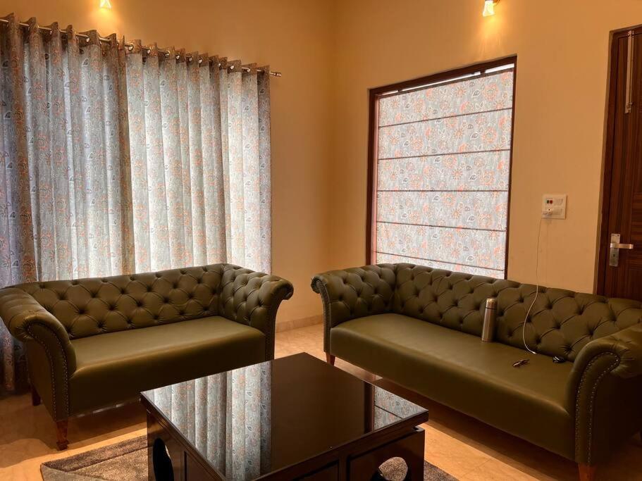 5Bhk Home Away From Home At Ranjit Avenue Amritsar Buitenkant foto