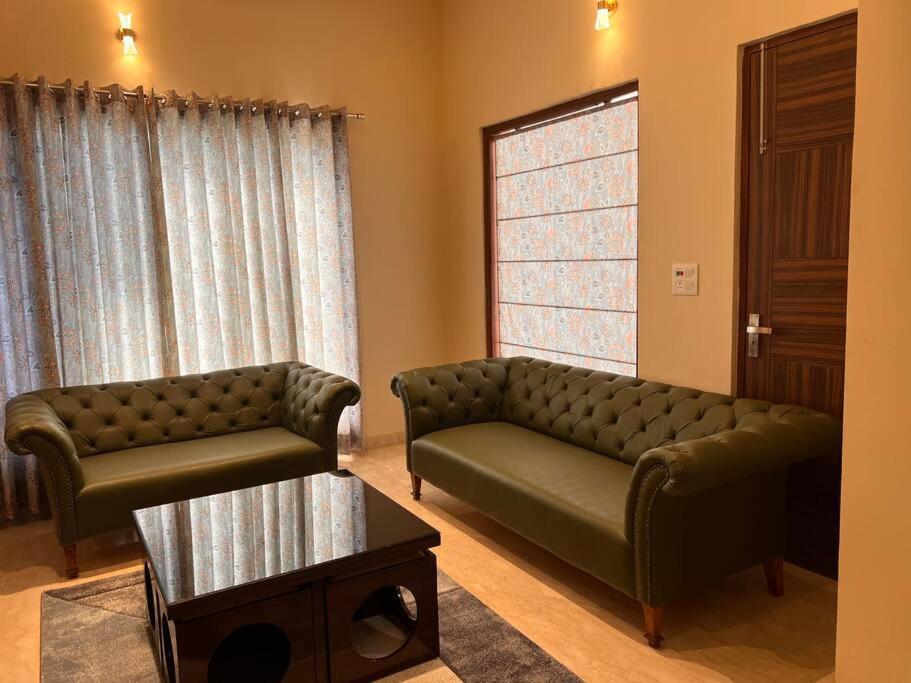5Bhk Home Away From Home At Ranjit Avenue Amritsar Buitenkant foto