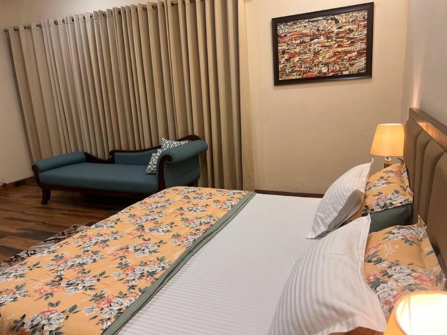 5Bhk Home Away From Home At Ranjit Avenue Amritsar Buitenkant foto